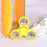 TOOBOM Fidget Spinner mit premium Kugellager aus hochwertigem Material, nicht 3D-Gedruckt, Dreht sich lange und ruhig. Spielzeug zum Stressabbau, Leiser Hand-Spinner (Gelb_L) - 